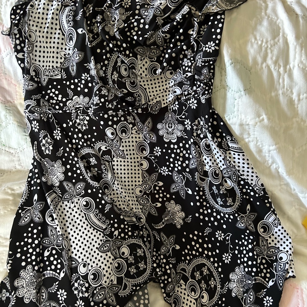 Black and white tunic